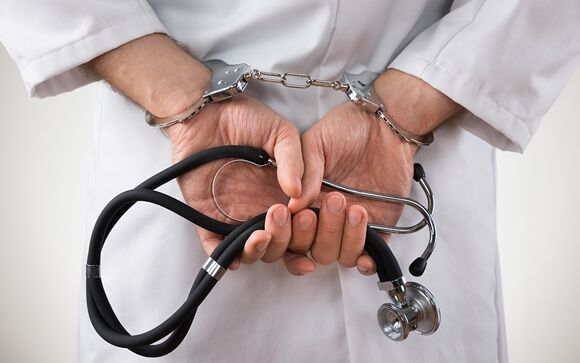 medicos_negligencia_carcel_imprudencia_11102016_consalud